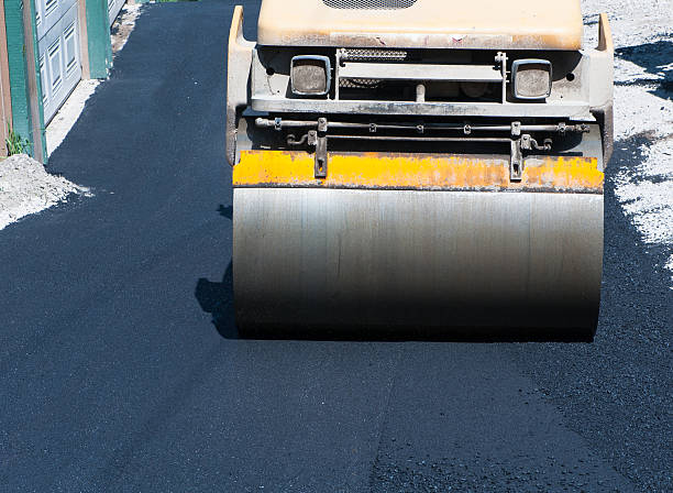 Best Asphalt Driveway Installation  in Highlandville, MO